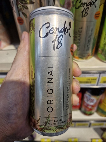 地元スーパーマーケットで売っている今日の一品「Cendol 18 Original